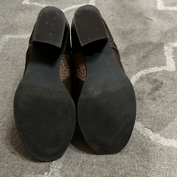 Francesca’s Katherine/Katina brown lace up zip up booties - Picture 14 of 17